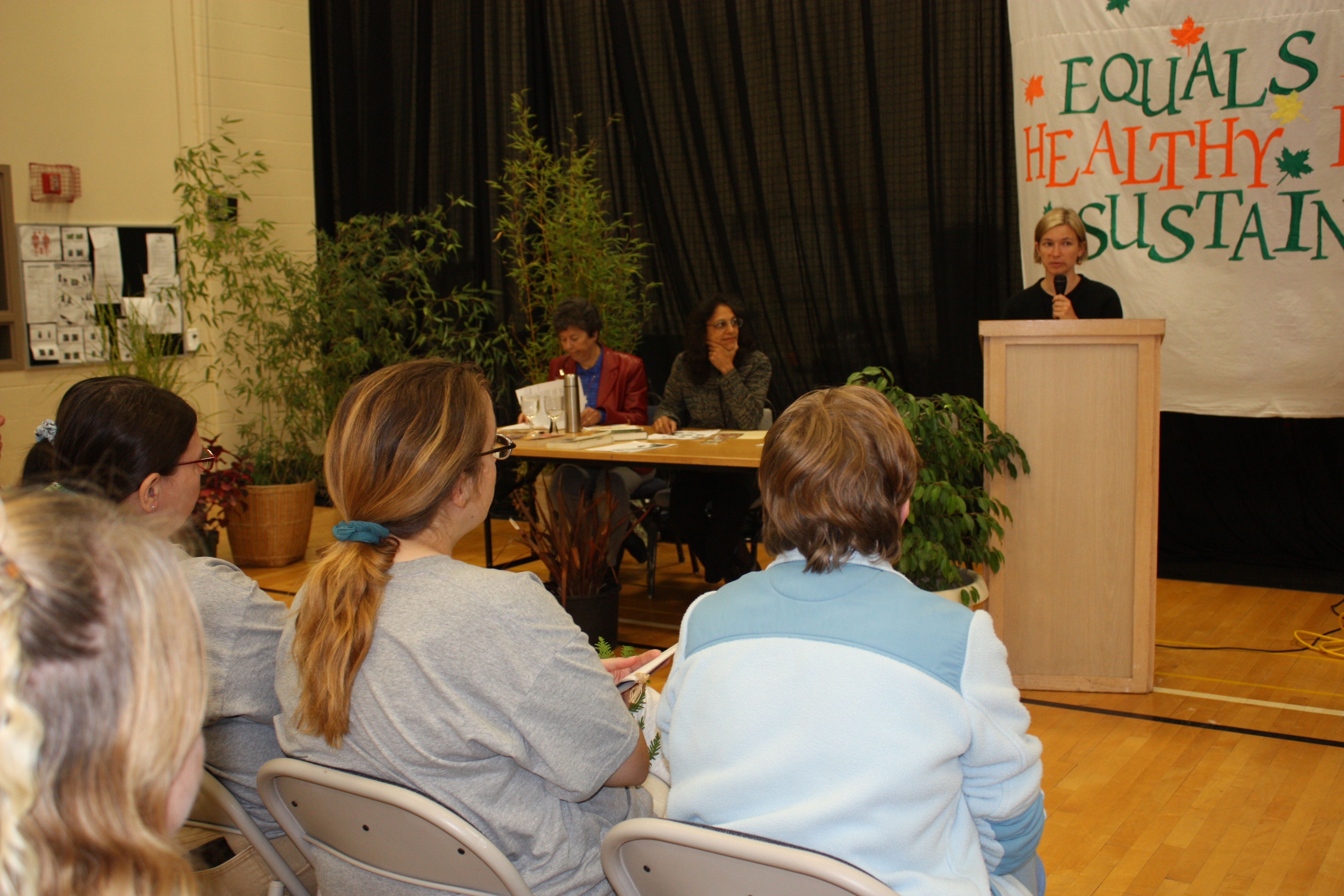 Sarah Clarke, Research Associate, speaks to offenders at WCCW at the conference held in September 2009