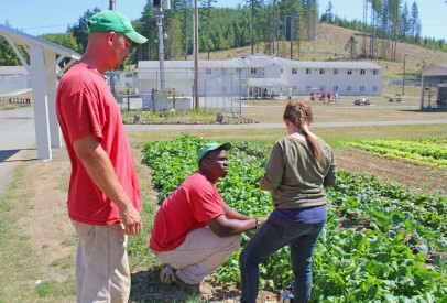 Inmates-gardening-program-CCCC